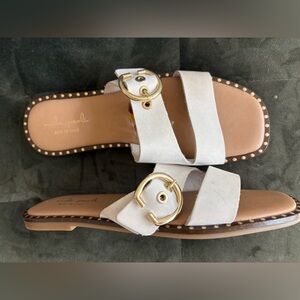 Mila Paoli NWOT white leather sandals with large gold buckle, stud detail